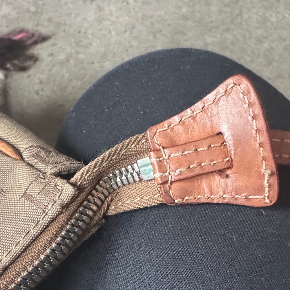 Dooney & Bourke Brown Monogram Shoulder Bag - Picture 5 of 10